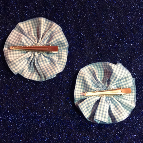 Dorthy bows. - Picture 2 of 2